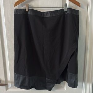 Pencil skirt with fake leather